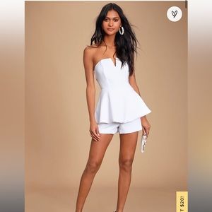 Lulu’s Do+Be Where Are You Strapless Romper Small